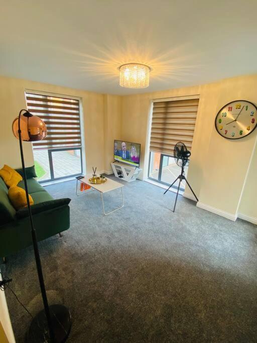 Beautiful And Modern 2 Bedroom Flat In Colindale Edgware Exterior photo