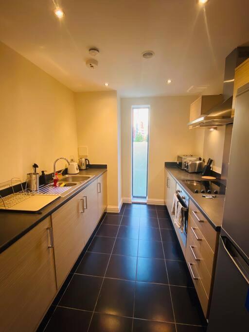 Beautiful And Modern 2 Bedroom Flat In Colindale Edgware Exterior photo